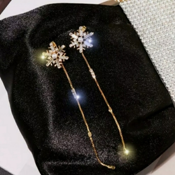 Gold Rhinestone & Pearl Snowflake Dangle Stud Earrings - Picture 9 of 10